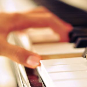 久久精品中文字幕第一页
